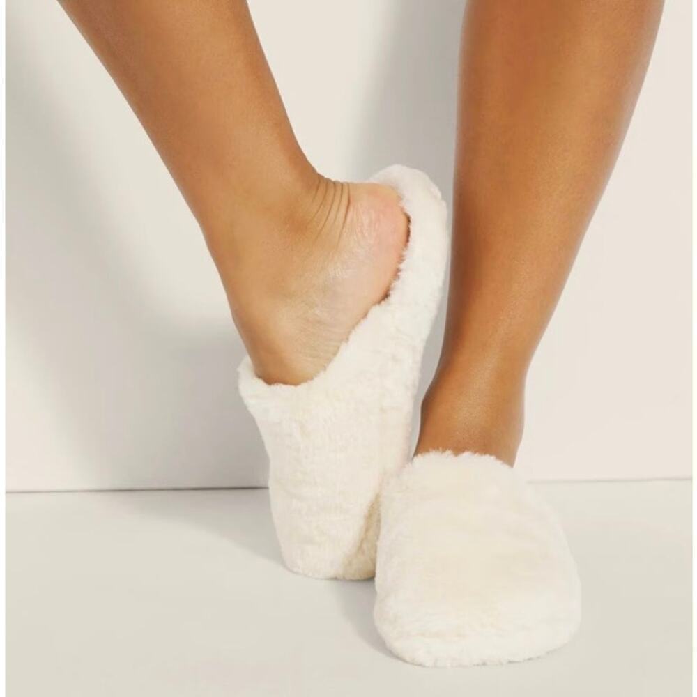 Soma Womens Sz 6/7 White Faux Fur Mule Slide Slipper Cozy Soft Comfortable